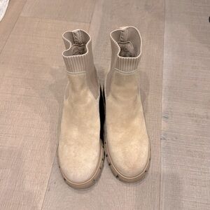 Steve Madden light tan boots